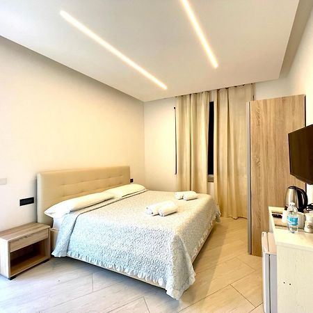 Magenta Rooms Олбия Екстериор снимка