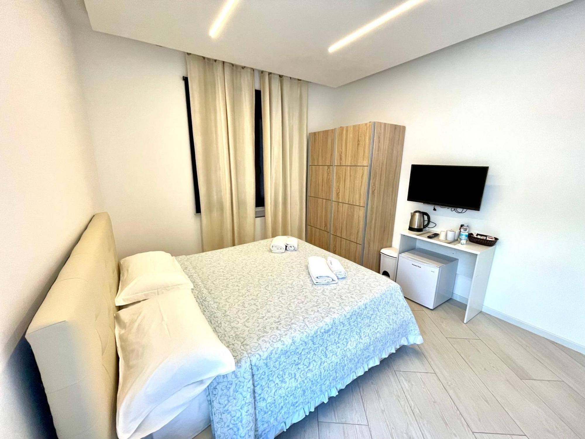 Magenta Rooms Олбия Екстериор снимка