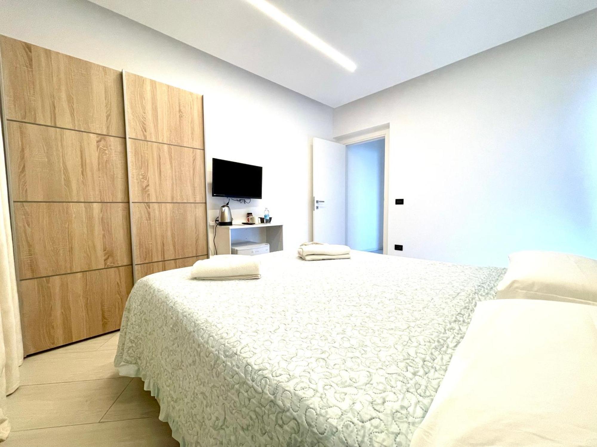 Magenta Rooms Олбия Екстериор снимка